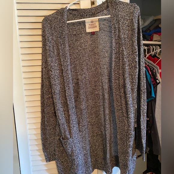 Black and White Knitted Cardigan - Picture 1 of 1